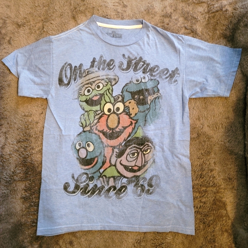 Sesame Street t-shirt women's size small